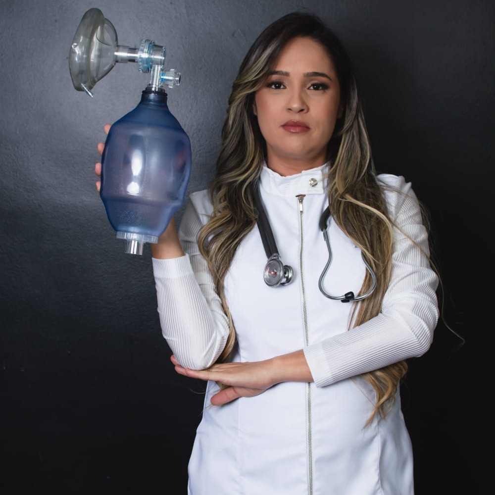 Cristiane Mois�s - FISIOTERAPEUTA INFANTIL