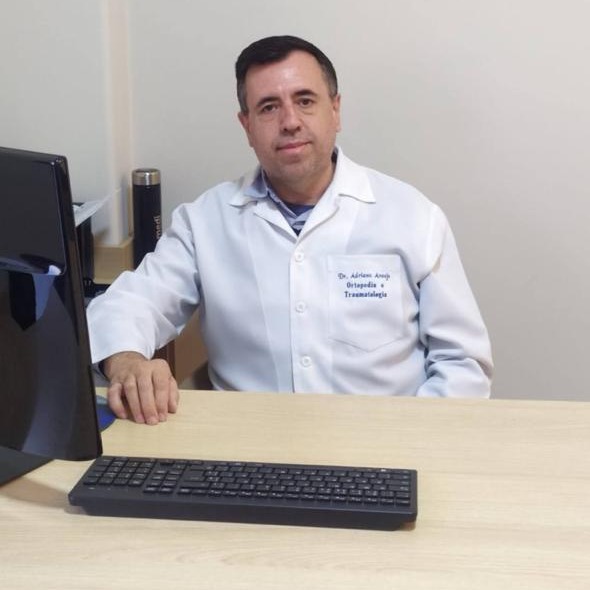 Adriano Ara�jo