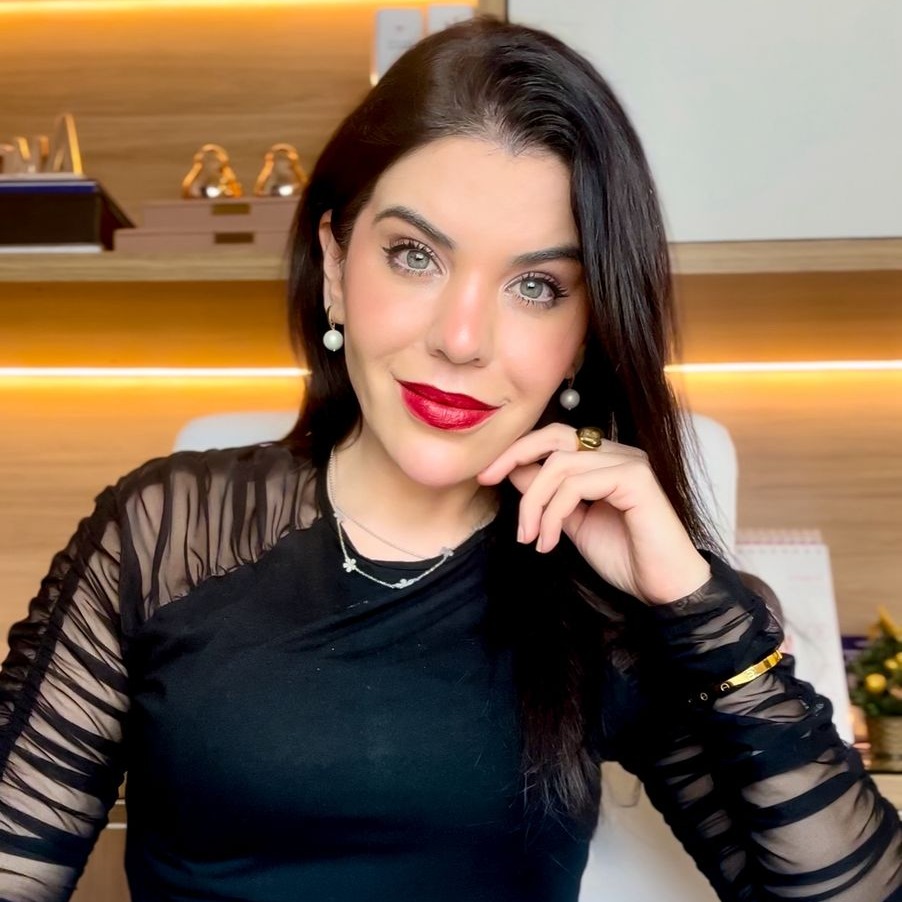 Erica Pinheiro