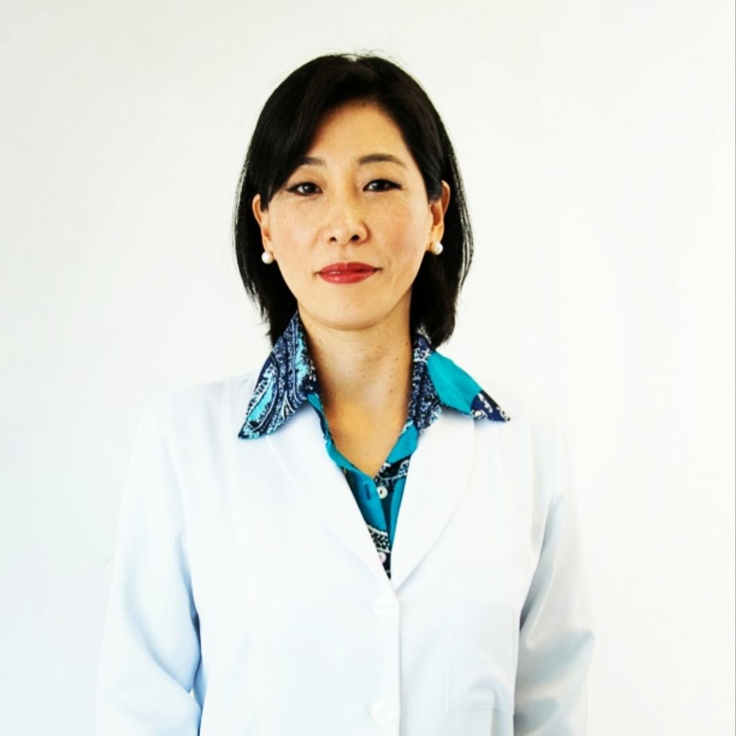 Dr&ordf;. Elaine Miwa Watanabe
