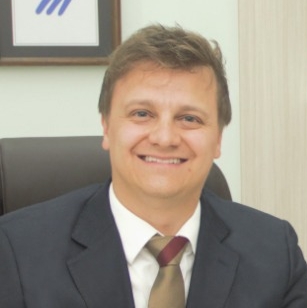 Dr. Felipe Roth