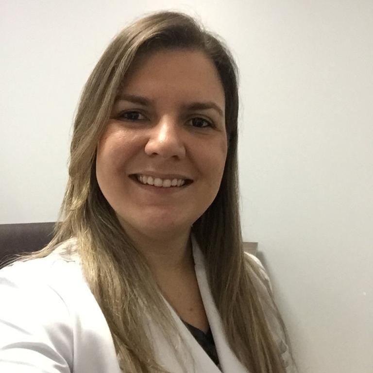 Thaís Bomfim Teixeira Thaís Bomfim Teixeira