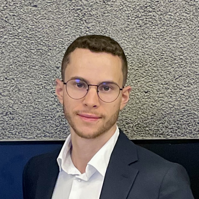 Lucas Nicolau Lucas Nicolau