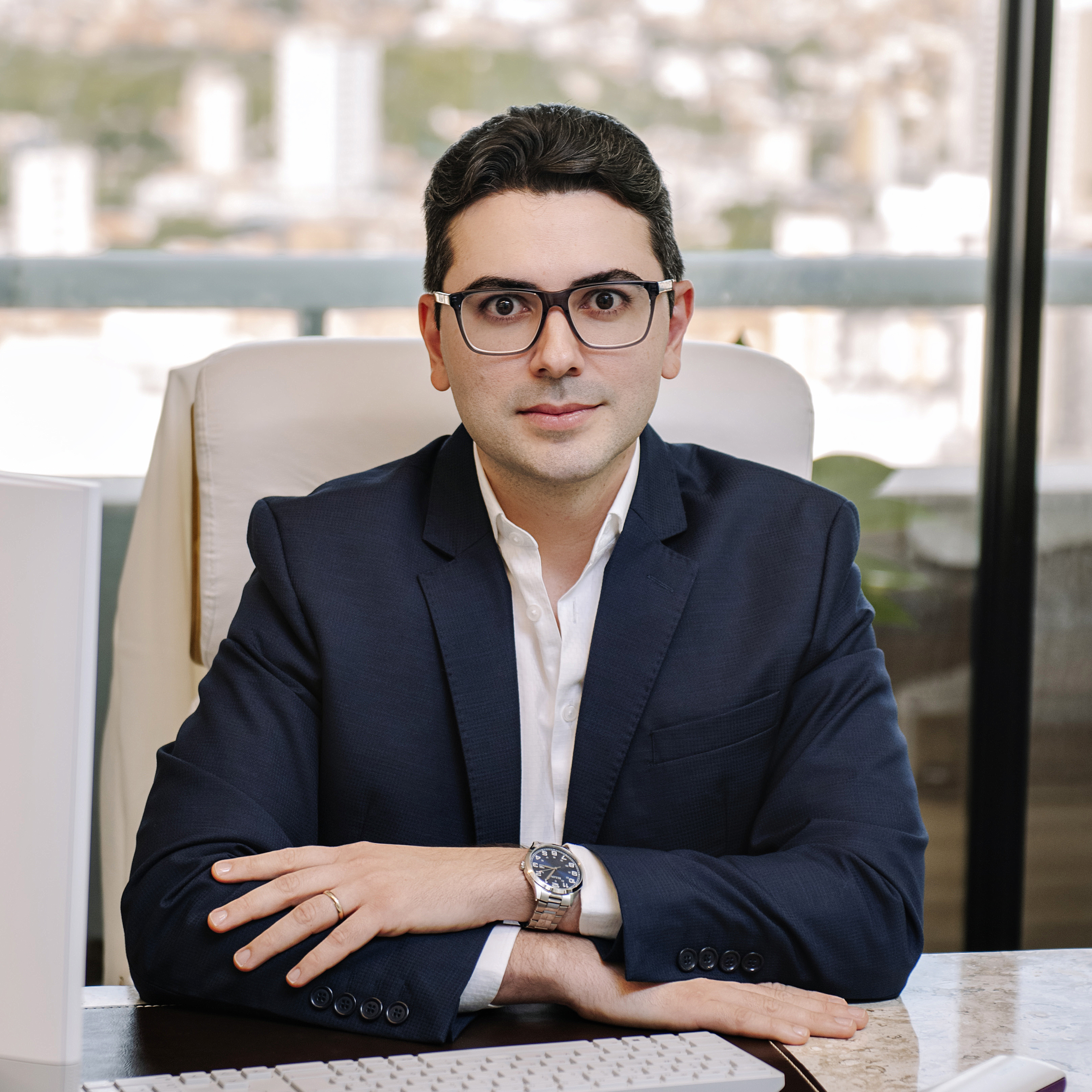 Dr. Israel Leito