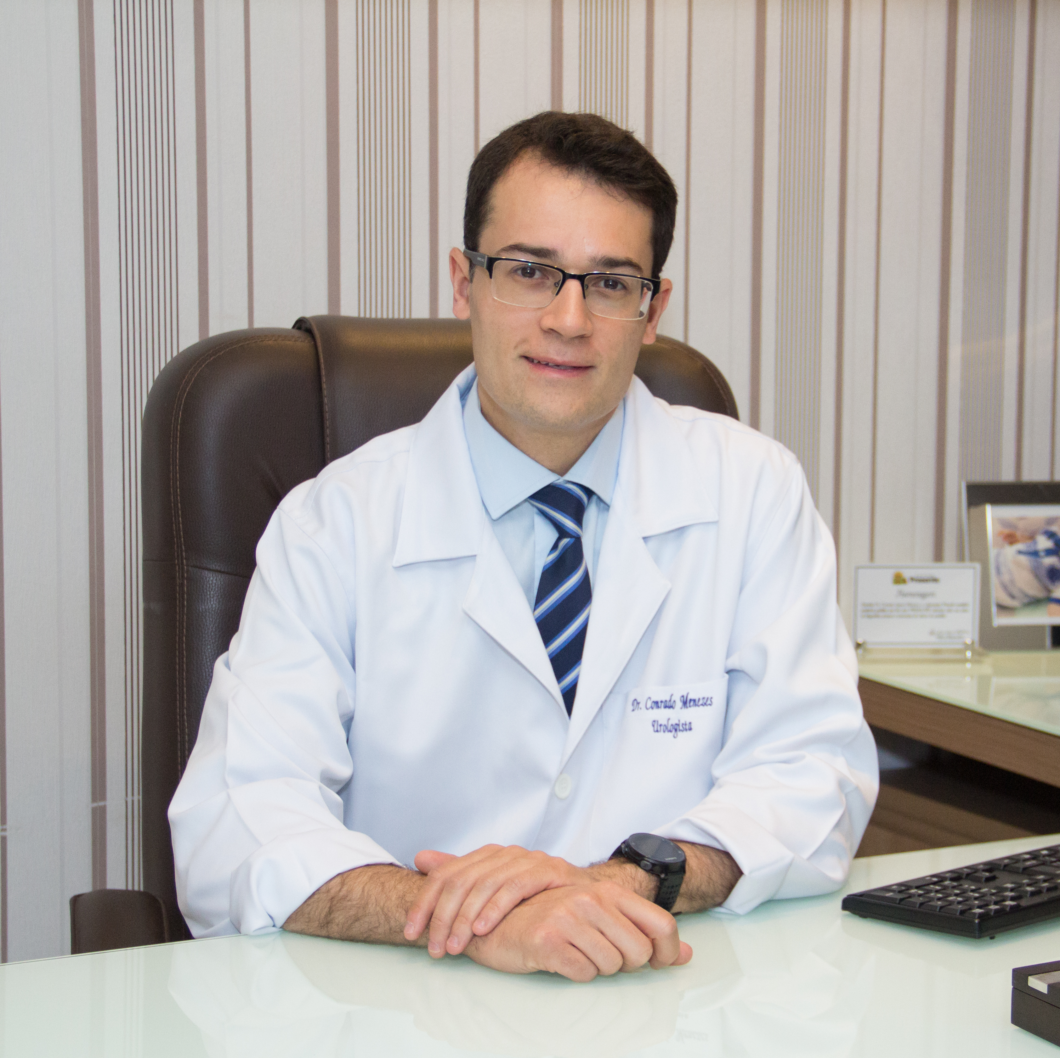 Dr. Conrado Leonel Menezes