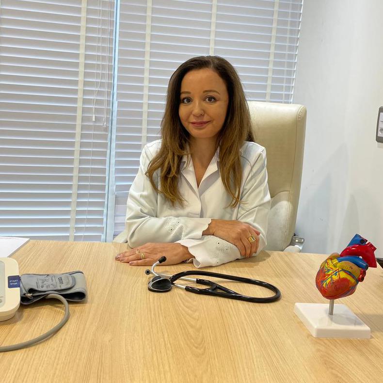 Dra. Josiane de Souza Dra. Josiane de Souza
