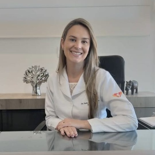 Cláudia Gomes Domingues Barcelos Cláudia Gomes Domingues Barcelos