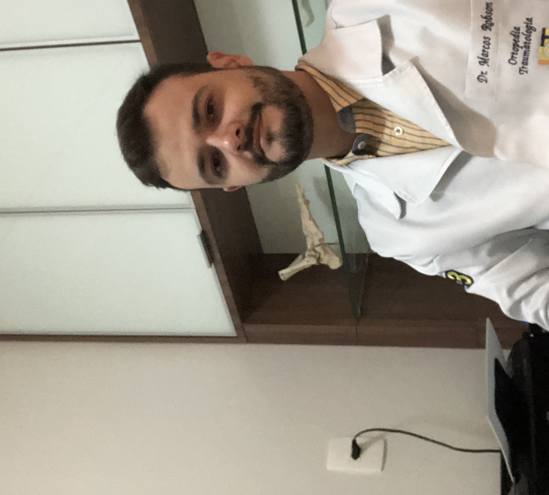 Dr. Marcos Robson Alves