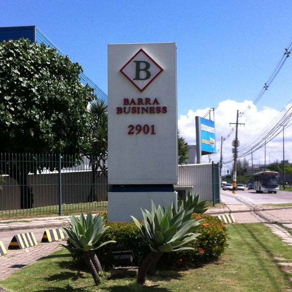 Consultório Médico ED. Barra Business Consultório Médico ED. Barra Business