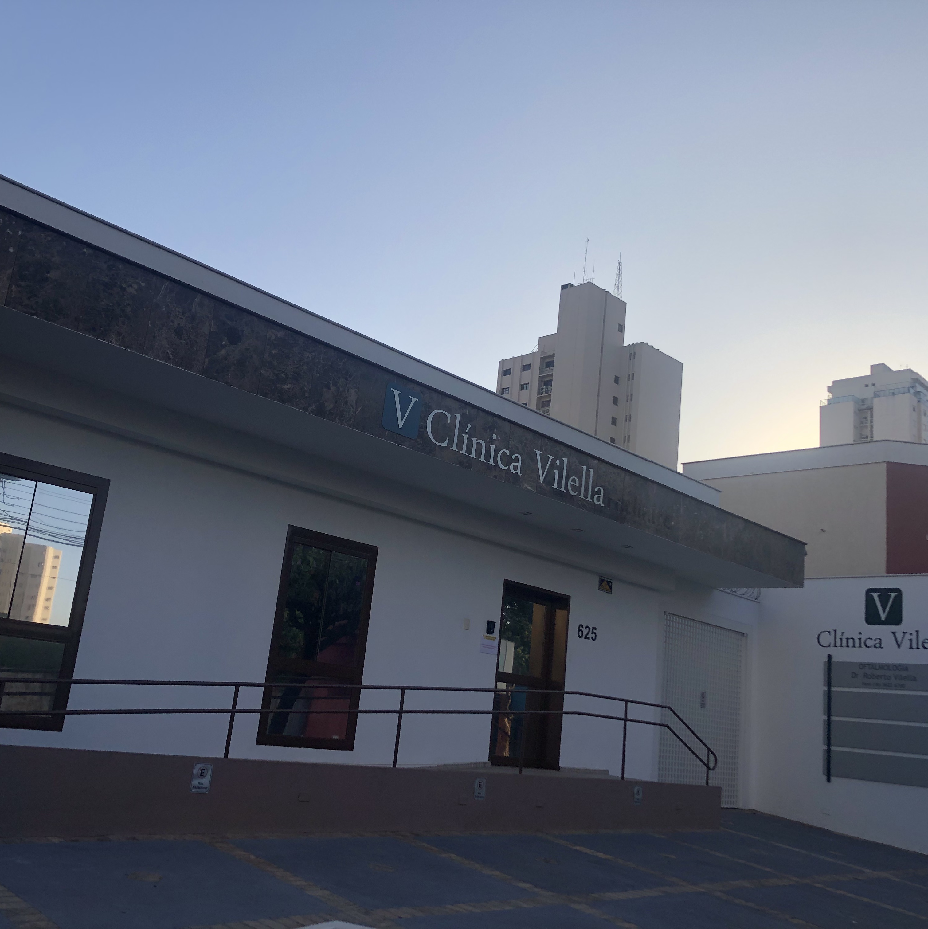 CLÍNICA VILELLA - OFTALMOLOGIA CLÍNICA VILELLA - OFTALMOLOGIA
