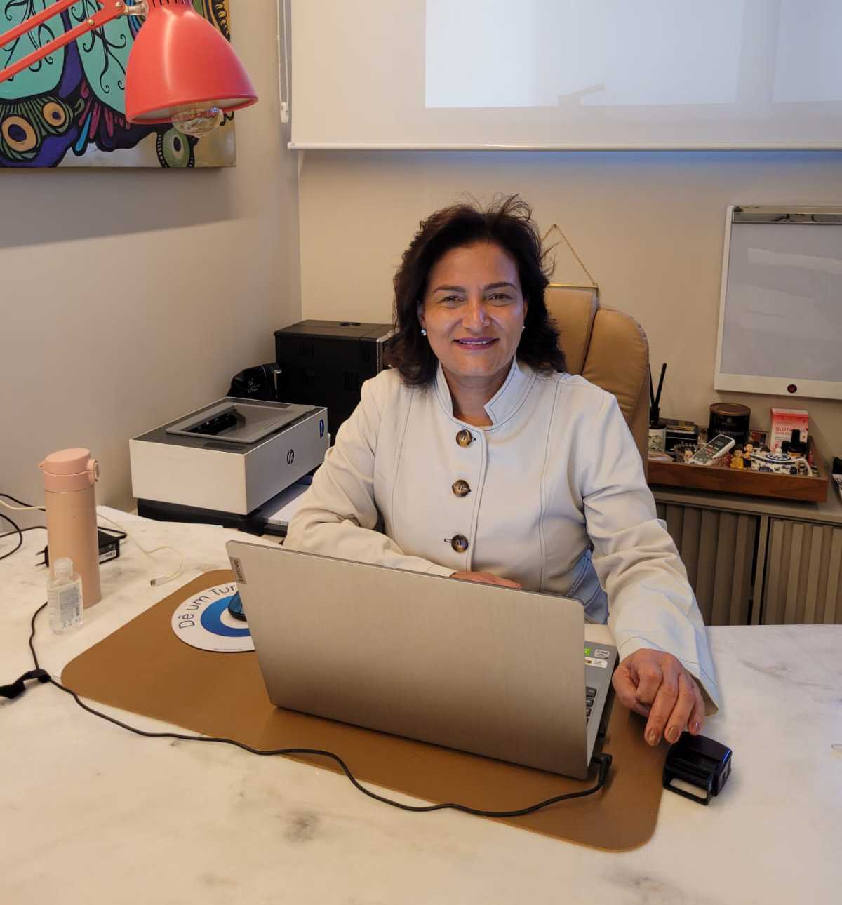 Luciana Macedo Guedes Luciana Macedo Guedes