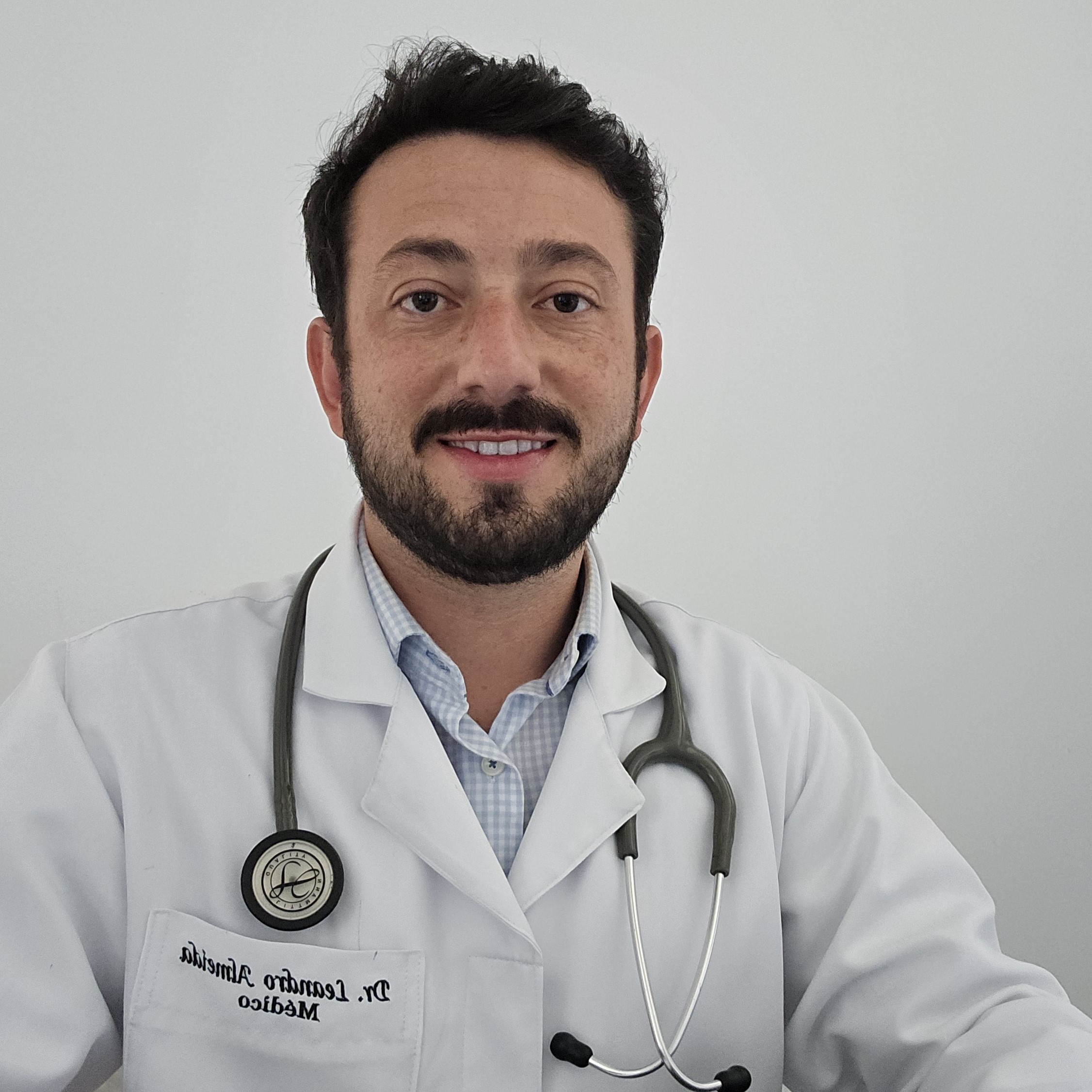 Dr. Leandro Almeida