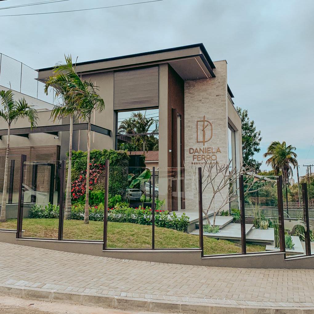 CLINICA DANIELA FERRO DERMATOLOGIA CLINICA DANIELA FERRO DERMATOLOGIA